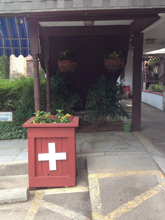 Hotel Matterhorn Tower Eureka Springs Exterior foto